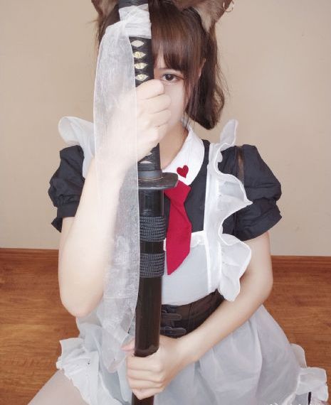 李采潭妈妈的职业