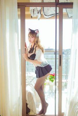 不系纽扣的女孩